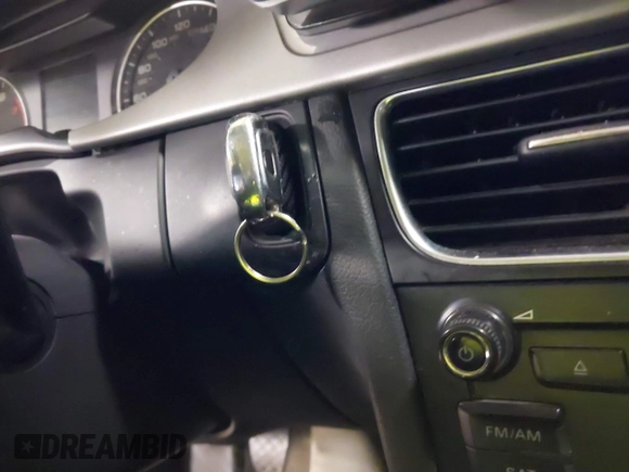 2010 Audi A4 Premium z VIN WAUDFAFL8AN028850, wystawiony jako IAAI lot #42319215 z przebiegiem Nie podano mil oraz . Historia ofert i sprzedaży dostępna na DreamBid. Obrazek 11.