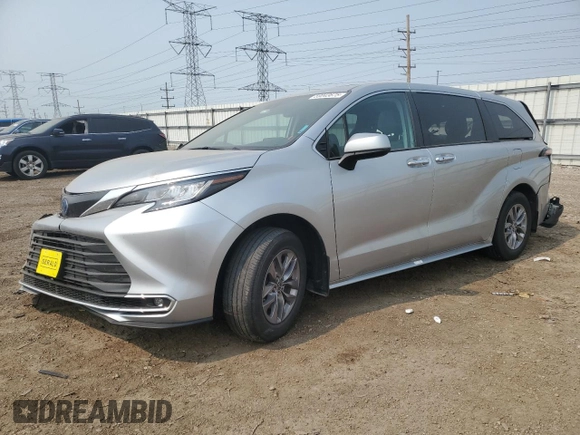 2022 Toyota Sienna XLE with VIN 5TDYRKEC0NS128511, listed as a Copart auction lot 59043675 with 57,573 mi miles and Salvage title. Bid and sale history available at DreamBid. Image 1.