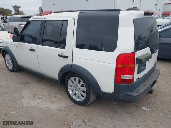 2006 Land Rover LR3 SE with VIN SALAE25446A375303, listed as a IAAI auction lot 40746056 with 252,713 mi miles. Bid and sale history available at carsss.com. Image 3.