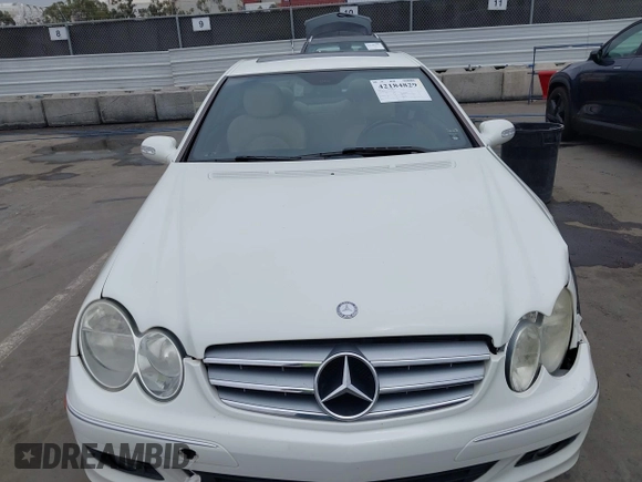 2008 Mercedes-Benz CLK 350 с VIN WDBTJ56H38F241787, выставлен на аукционе IAAI как лот 42184829 с пробегом 97 818 миль миль и . История ставок и продаж доступна на DreamBid. Изображение 12.