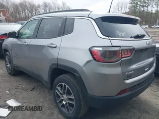 2018 Jeep Compass Altitude with VIN 3C4NJDBB1JT435428, listed as a IAAI auction lot 42050993 with 114,328 mi miles and . Bid and sale history available at DreamBid. Image 3.