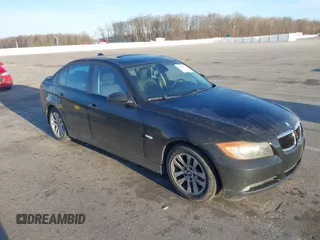 2007 BMW 3 Series 328i with VIN WBAVA33517KX71235, listed as a IAAI auction lot 41844096 with 202,111 mi miles and . Bid and sale history available at carsss.com. Image 1.