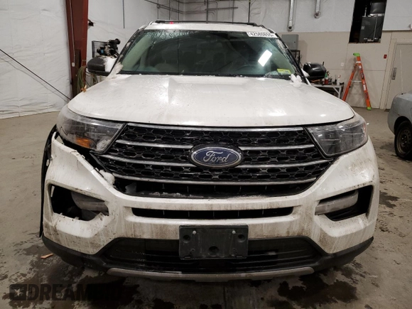 2021 Ford Explorer XLT with VIN 1FMSK8DH8MGA25562, listed as a Copart auction lot 42580855 with 35,462 mi miles and Salvage Title. Bid and sale history available at carsss.com. Image 5.