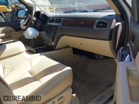 2011 GMC Yukon Denali with VIN 1GKS2EEF8BR237643, listed as a IAAI auction lot 41811822 with 134,309 mi miles. Bid and sale history available at carsss.com. Image 5.