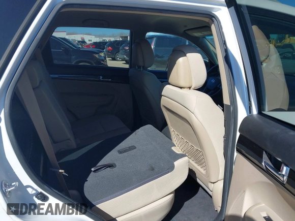 2013 Kia Sorento LX with VIN 5XYKT4A2XDG337427, listed as a IAAI auction lot 41730880 with 219,984 mi miles. Bid and sale history available at carsss.com. Image 8.