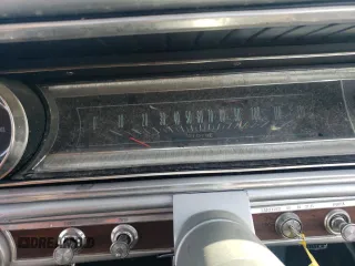 1965 Chevrolet Impala z VIN 166675S178371, wystawiony jako Copart lot #62475694 z przebiegiem 1 019 mil mil oraz Szkoda całkowita • Salvage title. Historia ofert i sprzedaży dostępna na DreamBid. Obrazek 9.