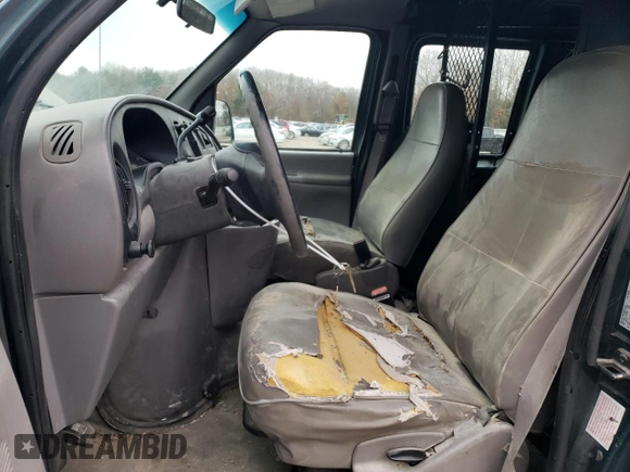 1999 Ford Econoline Cargo with VIN 1FTRE1424XHB64812, listed as a Copart auction lot 85494344 with 197,032 mi miles and Non Repairable. Bid and sale history available at carsss.com. Image 7.