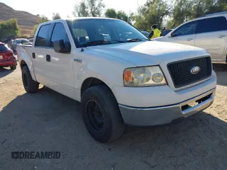 2006 Ford F-150 XLT with VIN 1FTRW12W86FB37612, listed as a IAAI auction lot 41300968 with 343,715 mi miles. Bid and sale history available at carsss.com. Image 1.