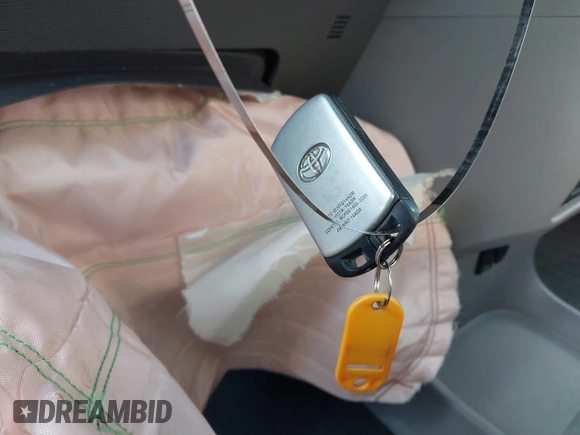 2017 Toyota Sienna XLE Auto Access Seat with VIN 5TDYZ3DCXHS792973, listed as a IAAI auction lot 41586449 with 113,125 mi miles and . Bid and sale history available at DreamBid. Image 11.