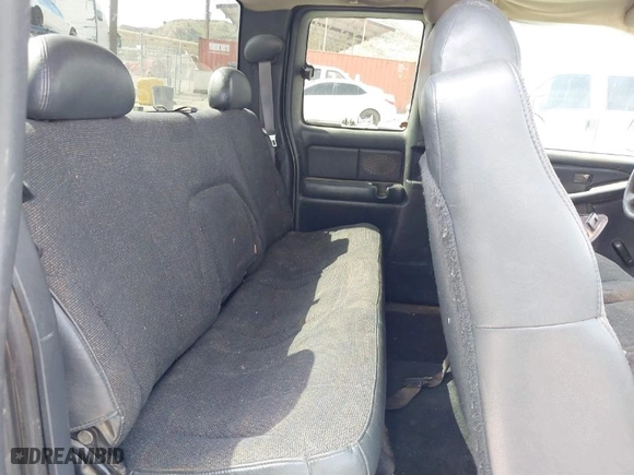 2002 Chevrolet Silverado 1500 LS with VIN 2GCEC19W421373480, listed as a IAAI auction lot 41740755 with 252,853 mi miles. Bid and sale history available at carsss.com. Image 8.