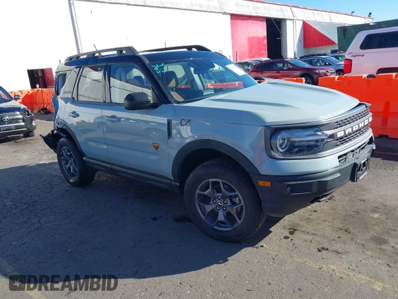 2024 Ford Bronco Sport Badlands z VIN 3FMCR9D9XRRE94327, wystawiony jako IAAI lot #41681554 z przebiegiem 8 050 mil mil oraz . Historia ofert i sprzedaży dostępna na DreamBid. Obrazek 1.