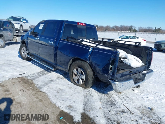 2020 Ram 1500 SLT z VIN 1C6RR7TTXLS100635, wystawiony jako IAAI lot #41314107 z przebiegiem 56 913 mil mil oraz . Historia ofert i sprzedaży dostępna na DreamBid. Obrazek 3.