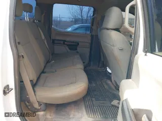 2017 Ford Super Duty F-250 SRW Lariat with VIN 1FT7W2BT7HEC21450, listed as a IAAI auction lot 41792381 with 228,607 mi miles. Bid and sale history available at carsss.com. Image 8.
