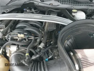 2020 Ford Mustang Bullitt z VIN 1FA6P8K02L5580706, wystawiony jako IAAI lot #43125244 z przebiegiem 22 020 mil mil oraz . Historia ofert i sprzedaży dostępna na DreamBid. Obrazek 25.