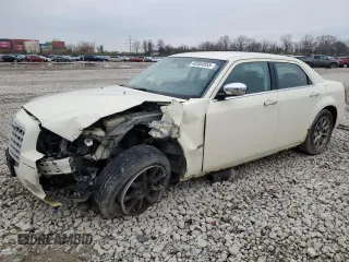 2010 Chrysler 300 Touring z VIN 2C3CA5CV9AH142945, wystawiony jako Copart lot #45584955 z przebiegiem 233 161 mil mil oraz Szkoda całkowita • Salvage title. Historia ofert i sprzedaży dostępna na DreamBid. Obrazek 1.
