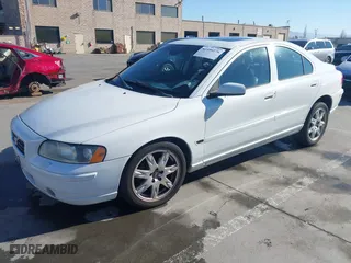 2006 Volvo S60 2.5T with VIN YV1RH592362517026, listed as a IAAI auction lot 41406276 with 98,458 mi miles. Bid and sale history available at carsss.com. Image 17.