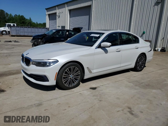 2020 BMW 5 Series 530i xDrive z VIN WBAJR7C08LCD67648, wystawiony jako Copart lot #51497075 z przebiegiem 64 346 mil mil oraz Szkoda całkowita • Salvage title. Historia ofert i sprzedaży dostępna na DreamBid. Obrazek 1.