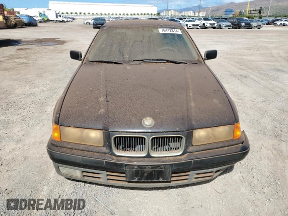 1993 BMW 3 Series z VIN WBACB3316PFE10919, wystawiony jako Copart lot #76412814 z przebiegiem 113 386 mil mil oraz Czysty tytuł • Clean title. Historia ofert i sprzedaży dostępna na DreamBid. Obrazek 5.