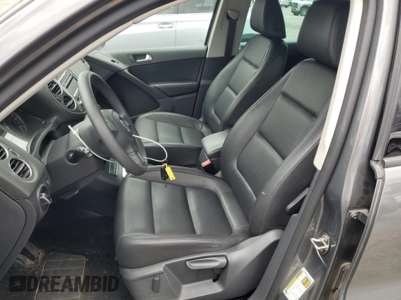 2012 Volkswagen Tiguan LE with VIN WVGAV7AXXCW005049, listed as a Copart auction lot 57818925 with 137,850 mi miles and Salvage title. Bid and sale history available at DreamBid. Image 7.