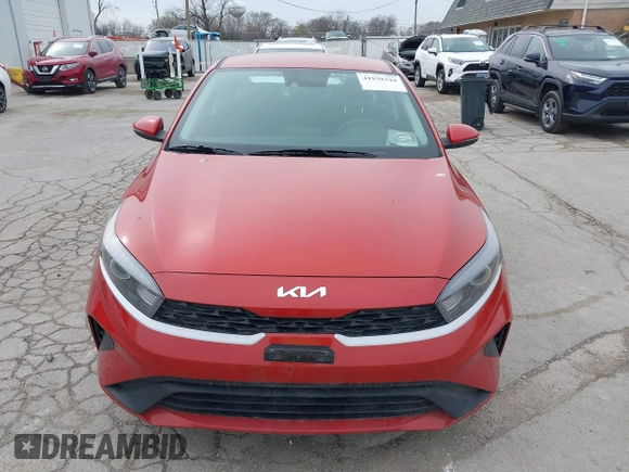 2022 Kia Forte LXS z VIN 3KPF24AD2NE468128, wystawiony jako IAAI lot #41939344 z przebiegiem 13 305 mil mil oraz . Historia ofert i sprzedaży dostępna na DreamBid. Obrazek 13.