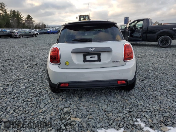 2020 MINI Hardtop Cooper SE with VIN WMWXP3C08L2M32462, listed as a Copart auction lot 88352115 with 19,390 mi miles and Clean Title. Bid and sale history available at DreamBid. Image 6.