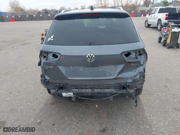 2020 Volkswagen Tiguan SE with VIN 3VV2B7AX3LM103195, listed as a IAAI auction lot 41847710 with 40,782 mi miles. Bid and sale history available at carsss.com. Image 17.
