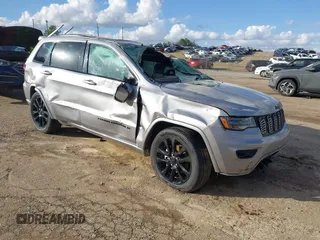 2020 Jeep Grand Cherokee Altitude z VIN 1C4RJEAG8LC430164, wystawiony jako IAAI lot #41472197 z przebiegiem 78 078 mil mil oraz . Historia ofert i sprzedaży dostępna na DreamBid. Obrazek 1.