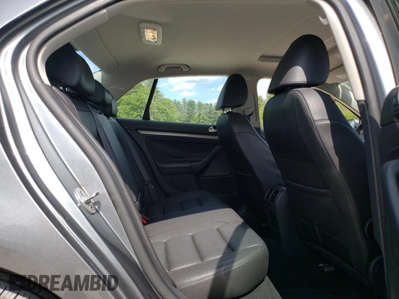2010 Volkswagen Jetta Limited Edition с VIN 3VWRZ7AJ2AM158185, выставлен на аукционе Copart как лот 58385345 с пробегом 199 061 миль миль и Чистый • Clean title. История ставок и продаж доступна на DreamBid. Изображение 10.