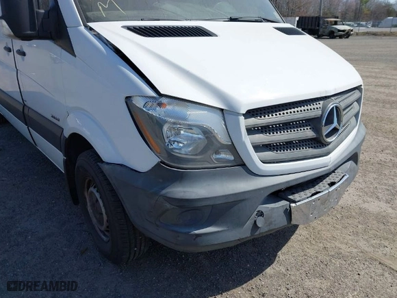 2015 Mercedes-Benz Sprinter Cargo Vans EXT with VIN WD3PE8DC6F5961971, listed as a IAAI auction lot 41700983 with 1 mi miles. Bid and sale history available at carsss.com. Image 6.