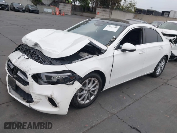 2019 Mercedes-Benz A 220 z VIN WDD3G4EB7KW022688, wystawiony jako IAAI lot #42023919 z przebiegiem 59 968 mil mil oraz . Historia ofert i sprzedaży dostępna na DreamBid. Obrazek 18.
