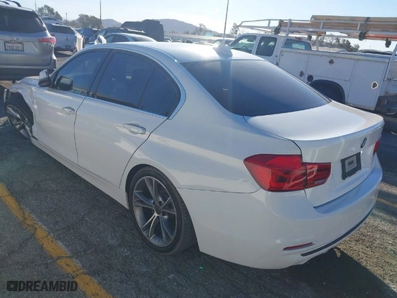 2018 BMW 3 Series 330i with VIN WBA8B9G58JNU96623, listed as a IAAI auction lot 41121819 with 1 mi miles. Bid and sale history available at carsss.com. Image 3.
