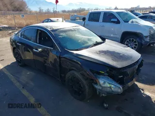 2013 Nissan Maxima S with VIN 1N4AA5AP5DC845656, listed as a IAAI auction lot 41518073 with 111,576 mi miles and . Bid and sale history available at DreamBid. Image 1.