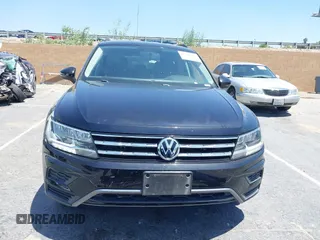 2019 Volkswagen Tiguan S с VIN 3VV1B7AX0KM027381, выставлен на аукционе IAAI как лот 42332275 с пробегом 48 632 миль миль и . История ставок и продаж доступна на DreamBid. Изображение 12.