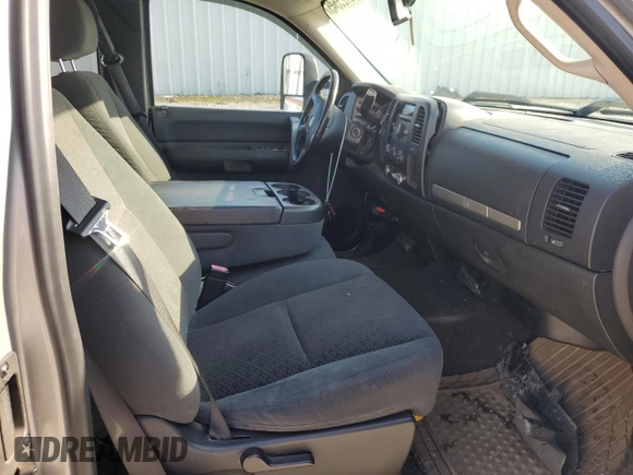 2007 Chevrolet Silverado 1500 LTZ with VIN 2GCEC19J971591295, listed as a Copart auction lot 43725545 with 180,778 mi miles and Salvage Title. Bid and sale history available at carsss.com. Image 10.