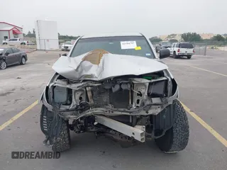 2006 Toyota Tacoma PreRunner z VIN 3TMJU62NX6M018693, wystawiony jako IAAI lot #42184797 z przebiegiem 193 953 mil mil oraz . Historia ofert i sprzedaży dostępna na DreamBid. Obrazek 13.