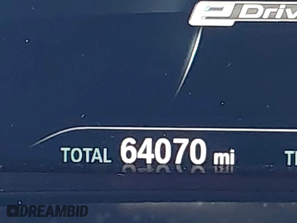 2019 BMW 5 Series 530e with VIN WBAJA9C59KB393045, listed as a IAAI auction lot 40994533 with 64,070 mi miles and . Bid and sale history available at DreamBid. Image 15.