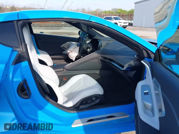 2023 Chevrolet Corvette 2LT z VIN 1G1YB2D41P5135323, wystawiony jako IAAI lot #41914578 z przebiegiem 4 957 mil mil oraz . Historia ofert i sprzedaży dostępna na DreamBid. Obrazek 5.