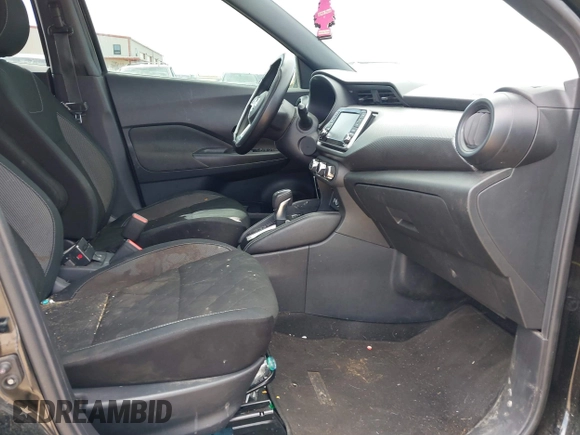 2019 Nissan Kicks S with VIN 3N1CP5CU7KL564239, listed as a IAAI auction lot 41723365 with 34,244 mi miles and . Bid and sale history available at carsss.com. Image 5.