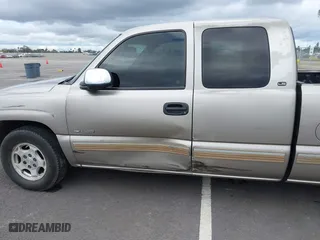 1999 Chevrolet Silverado 1500 LS with VIN 2GCEC19T6X1167722, listed as a IAAI auction lot 41741518 with 319,692 mi miles. Bid and sale history available at carsss.com. Image 6.