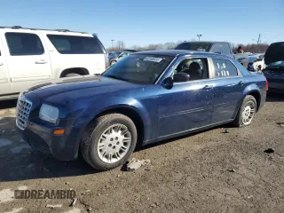 2005 Chrysler 300 300 z VIN 2C3JA43R15H636551, wystawiony jako Copart lot #42165655 z przebiegiem Nie podano mil oraz Nie do naprawy • Non repairable. Historia ofert i sprzedaży dostępna na DreamBid. Obrazek 1.