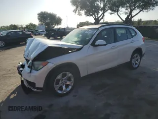 2014 BMW X1 sDrive28i z VIN WBAVM1C53EVW49659, wystawiony jako Copart lot #51844335 z przebiegiem 130 270 mil mil oraz Szkody całkowita. Historia ofert i sprzedaży dostępna na DreamBid. Obrazek 1.