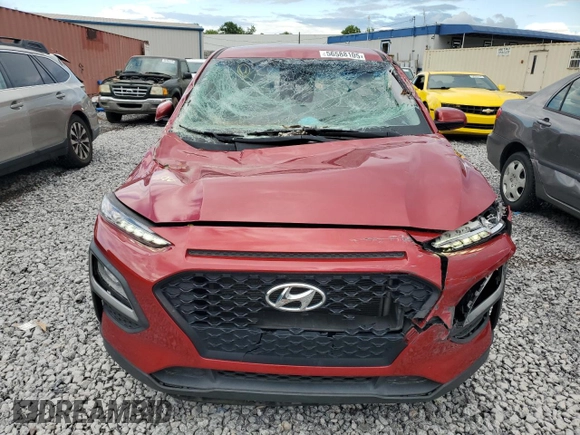 2021 Hyundai Kona SE z VIN KM8K1CAA4MU644545, wystawiony jako Copart lot #56588105 z przebiegiem 86 172 mil mil oraz Szkody całkowita. Historia ofert i sprzedaży dostępna na DreamBid. Obrazek 5.