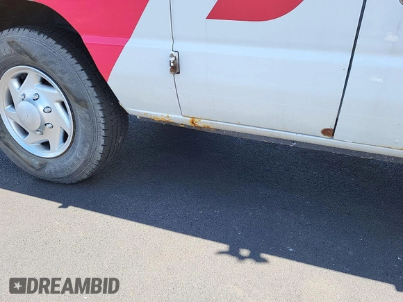 2010 Ford Econoline Cargo Commercial z VIN 1FTNE2EL2ADA74603, wystawiony jako IAAI lot #42511184 z przebiegiem 161 715 mil mil oraz . Historia ofert i sprzedaży dostępna na DreamBid. Obrazek 26.