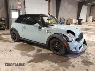 2014 MINI Convertible S с VIN WMWZP3C59ET707581, выставлен на аукционе Copart как лот 46983865 с пробегом 42 746 миль миль и Списание • Salvage title. История ставок и продаж доступна на DreamBid. Изображение 4.