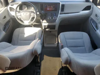 2017 Toyota Sienna L with VIN 5TDZZ3DC7HS895580, listed as a Copart auction lot 81540534 with 47,732 mi miles and Clean Title. Bid and sale history available at DreamBid. Image 8.