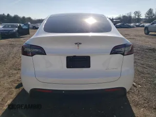 2024 Tesla Model Y Long Range with VIN 7SAYGAEE5RF064240, listed as a Copart auction lot 46349625 with 26,648 mi miles and Salvage title. Bid and sale history available at DreamBid. Image 6.