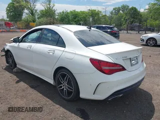 2019 Mercedes-Benz CLA 250 z VIN WDDSJ4EB3KN724820, wystawiony jako IAAI lot #42201889 z przebiegiem Nie podano mil oraz . Historia ofert i sprzedaży dostępna na DreamBid. Obrazek 3.