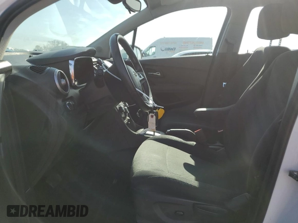 2016 Chevrolet Trax LS z VIN 3GNCJKSB5GL267384, wystawiony jako Copart lot #52670285 z przebiegiem 206 071 mil mil oraz Szkoda całkowita • Salvage title. Historia ofert i sprzedaży dostępna na DreamBid. Obrazek 7.