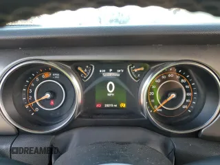 2022 Jeep Wrangler Unlimited Sport with VIN 1C4HJXDNXNW132525, listed as a Copart auction lot 72717044 with 23,215 mi miles and Salvage Title. Bid and sale history available at DreamBid. Image 9.