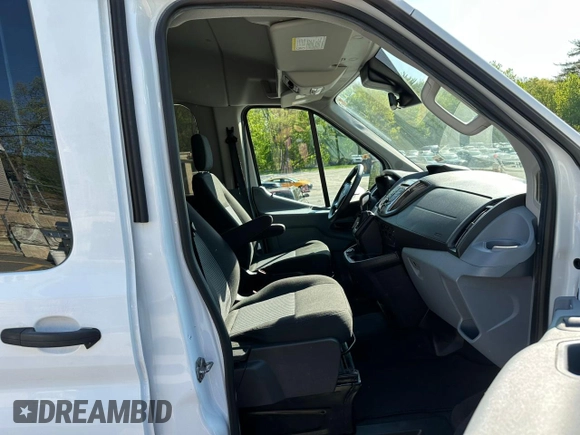 2019 Ford Transit Passenger XL z VIN 1FBAX2CM7KKA60959, wystawiony jako Copart lot #56836625 z przebiegiem 281 088 mil mil oraz Tytuł czysty. Historia ofert i sprzedaży dostępna na DreamBid. Obrazek 6.